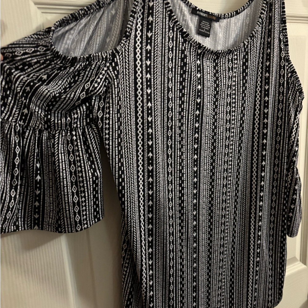 Robert Louis Black and White Geometric Blouse
